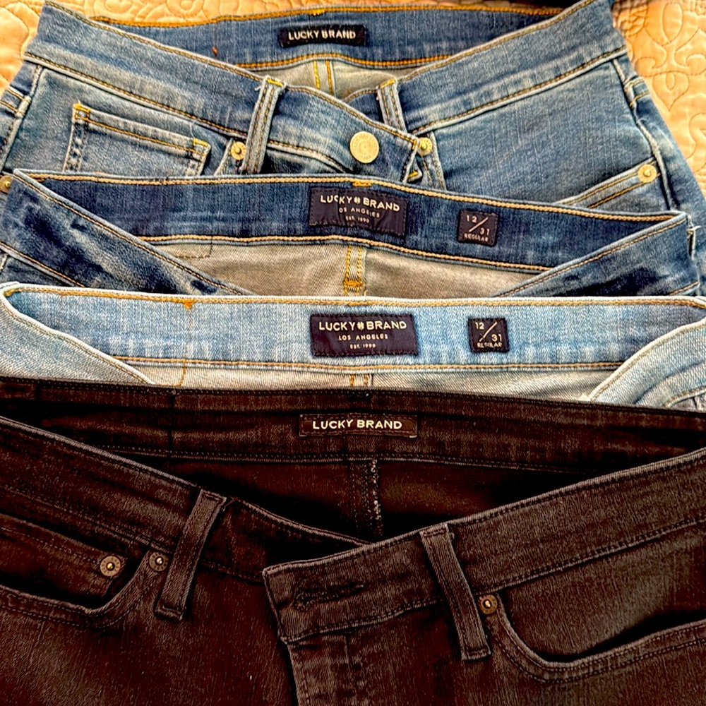 LUCKY BRAND JEANS
Size 12/31 👖